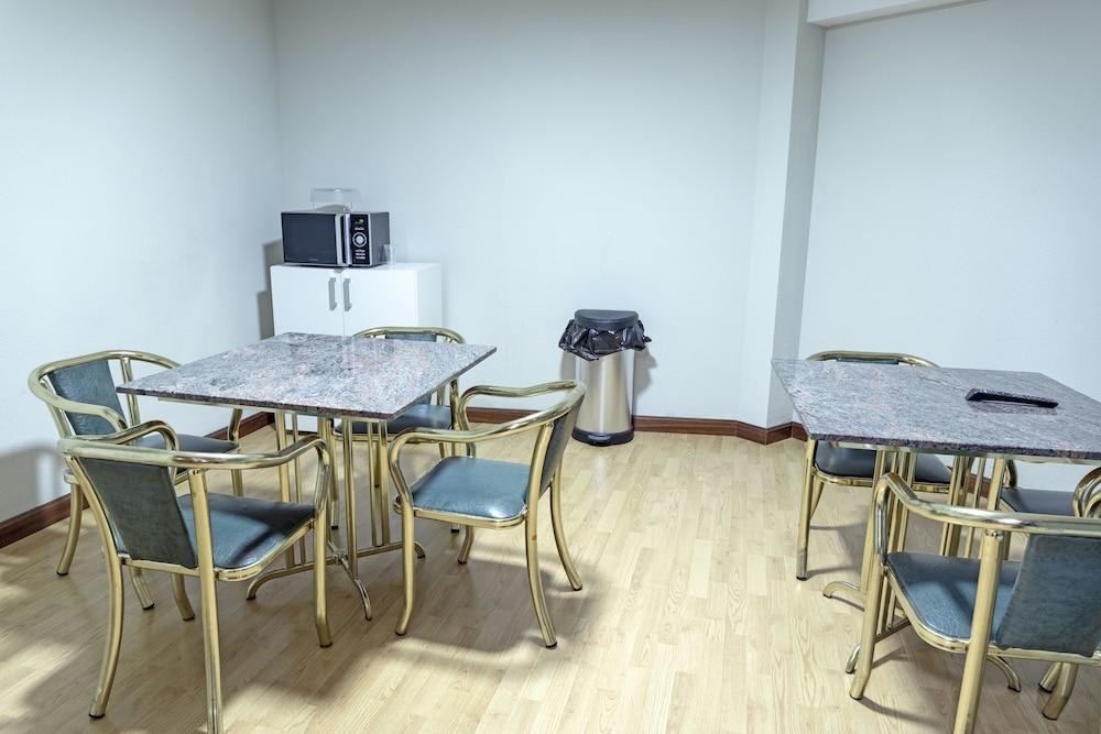Hostal Alda Palencia Plaza Экстерьер фото