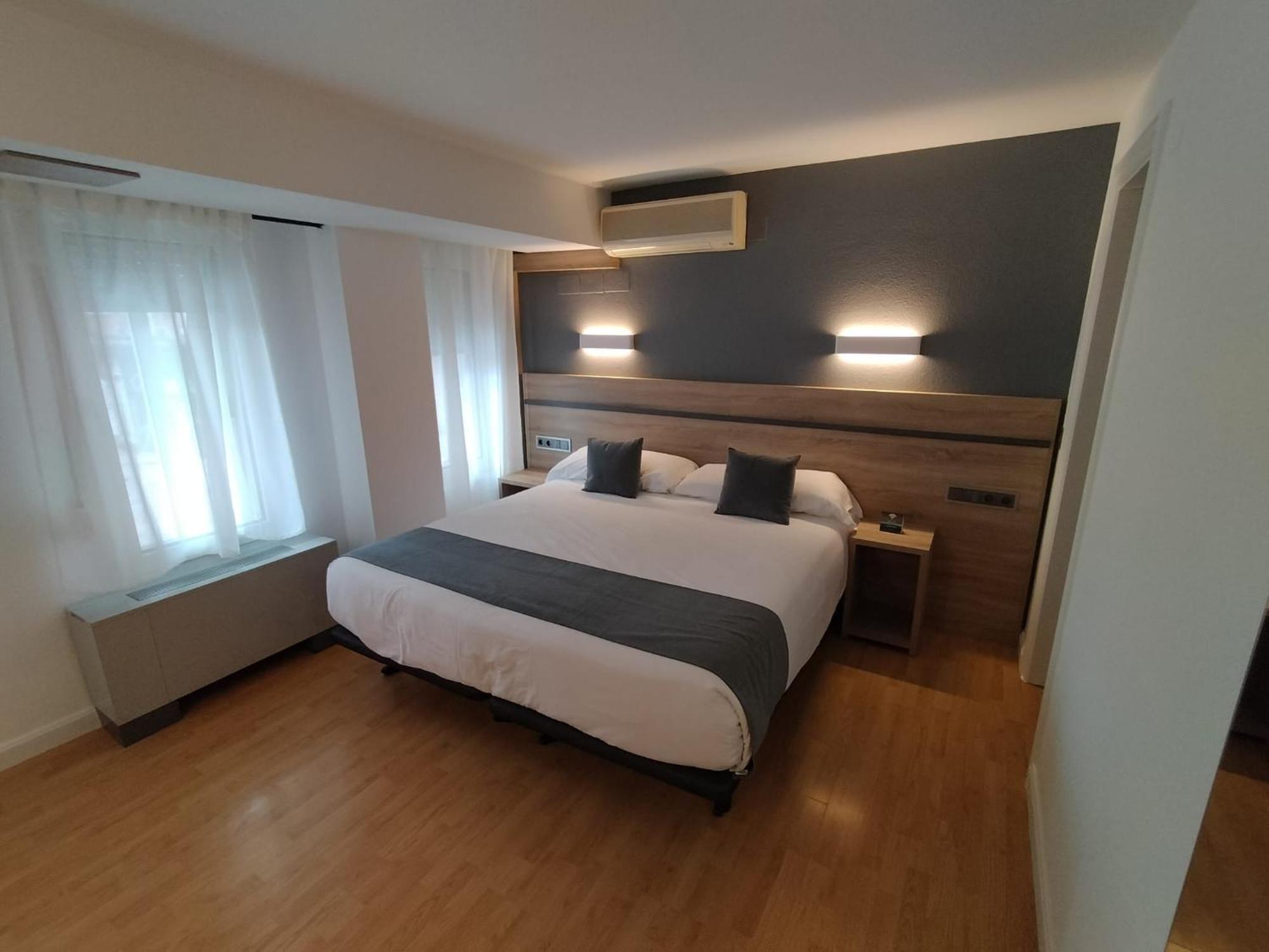 Hostal Alda Palencia Plaza Экстерьер фото
