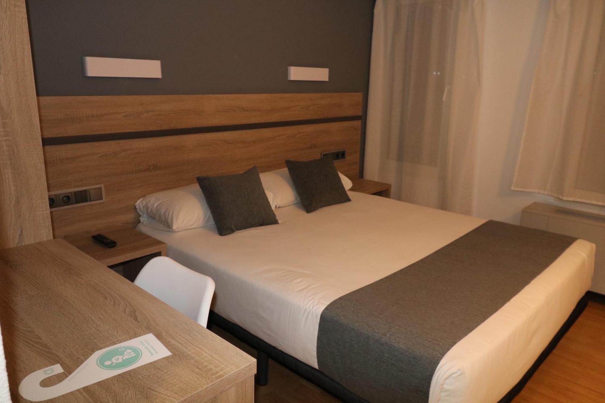 Hostal Alda Palencia Plaza Экстерьер фото